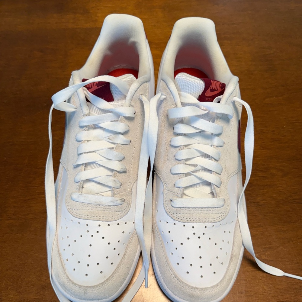 Stylish White and Red Men's Sneakers